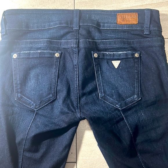 Guess super soft and stretchy capris, Sz 29 - Picture 3 of 5